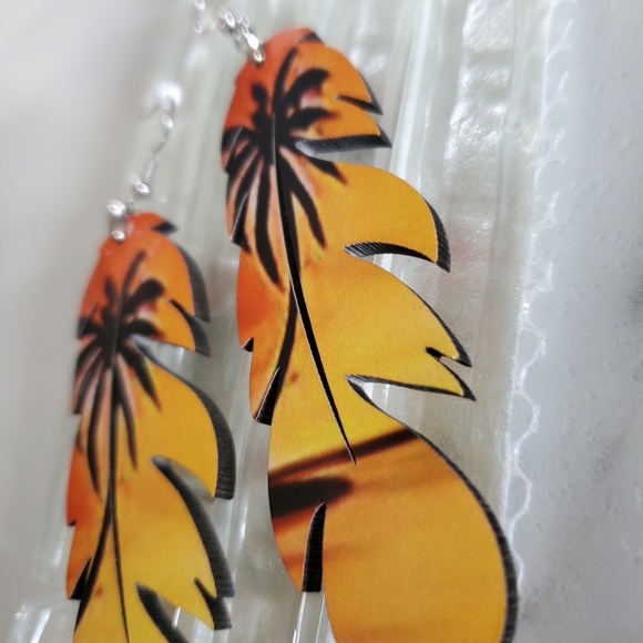 Palm Tree Feather Earrings - Picture 4 of 6